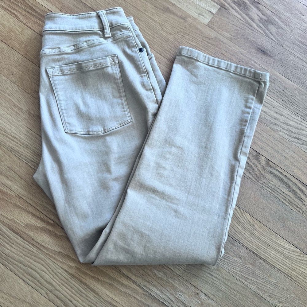 Ladies Size 8 Pet "L.L. Bean" Women's Light Tan Straight Leg Jeans GUC ❤️